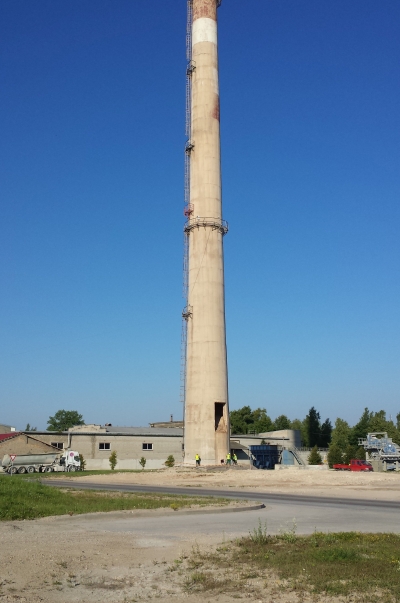 Broceni 90-meter chimney